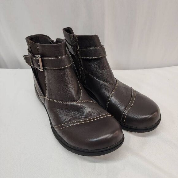 Clarks Size 12 Women's Carleigh Dalia Ankle Boot Brown Leather - Picture 1 of 8